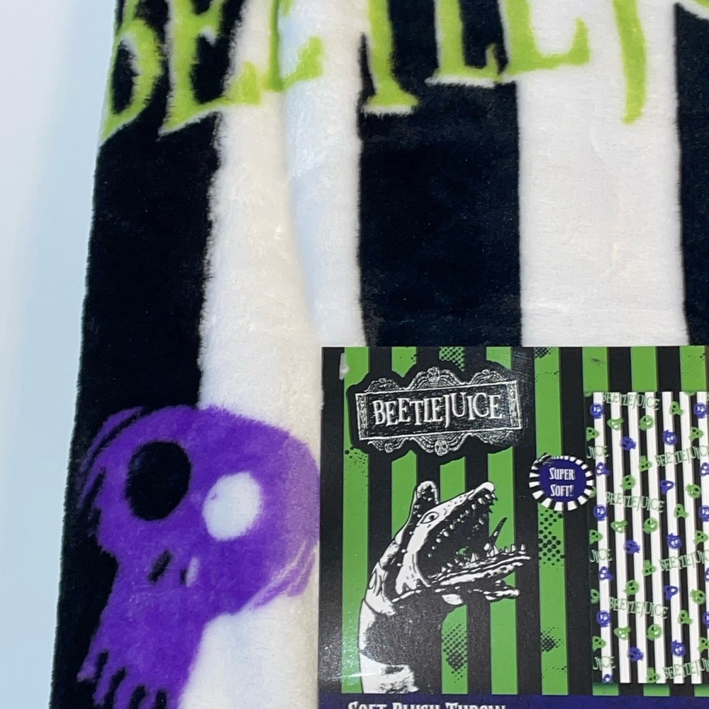 24HR DROP ⬇️ Beetlejuice Plush throw blanket